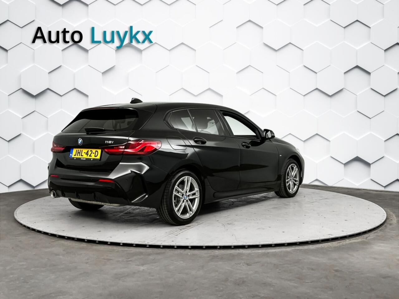 BMW 1-SERIE 118i M-Sport Automaat | Navigatie + Virtual Cockpit | Lederen Bekleding | M-Pakket