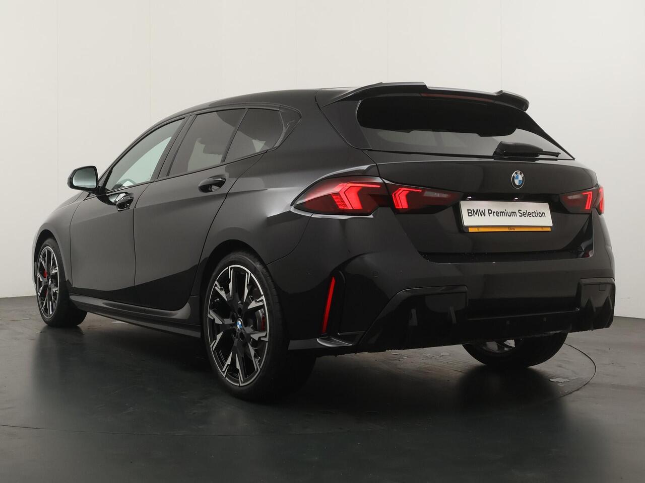 BMW 1-SERIE 123 xDrive | M Sport Pro | Travel Pack | Harman Kardon |