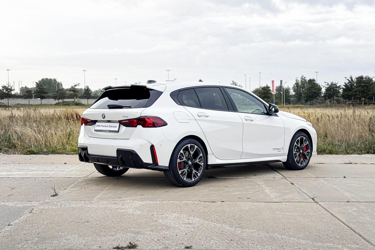 BMW 1-SERIE 120 M Sport Design Edition | Harman Kardon | Comfort Access | Stoelverwarming |