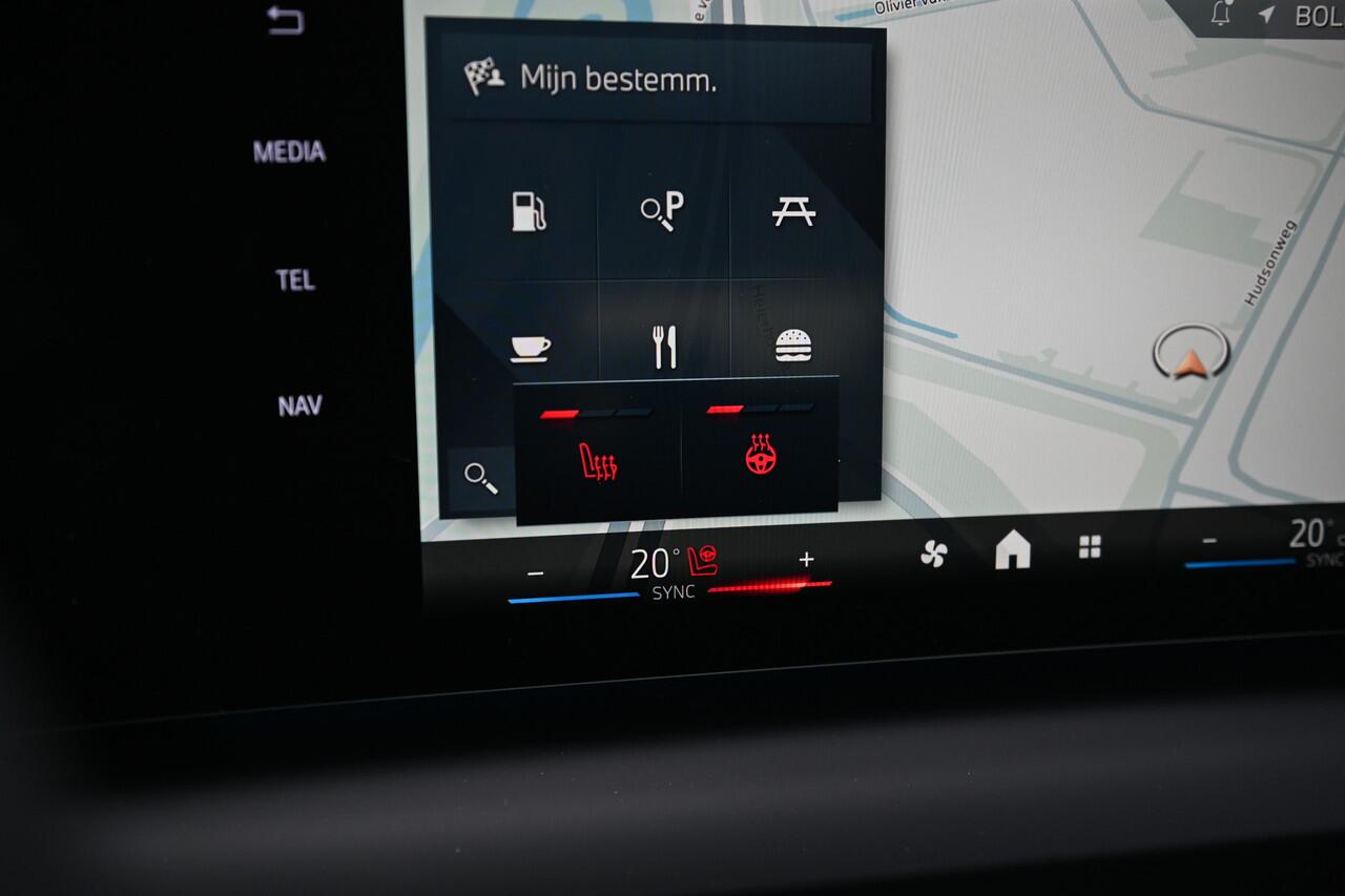 BMW 1-SERIE 120 M Sport Automaat / Sportstoelen / M Adaptief onderstel / Parking Assistant / Harman-Kardon / Stuurverwarming