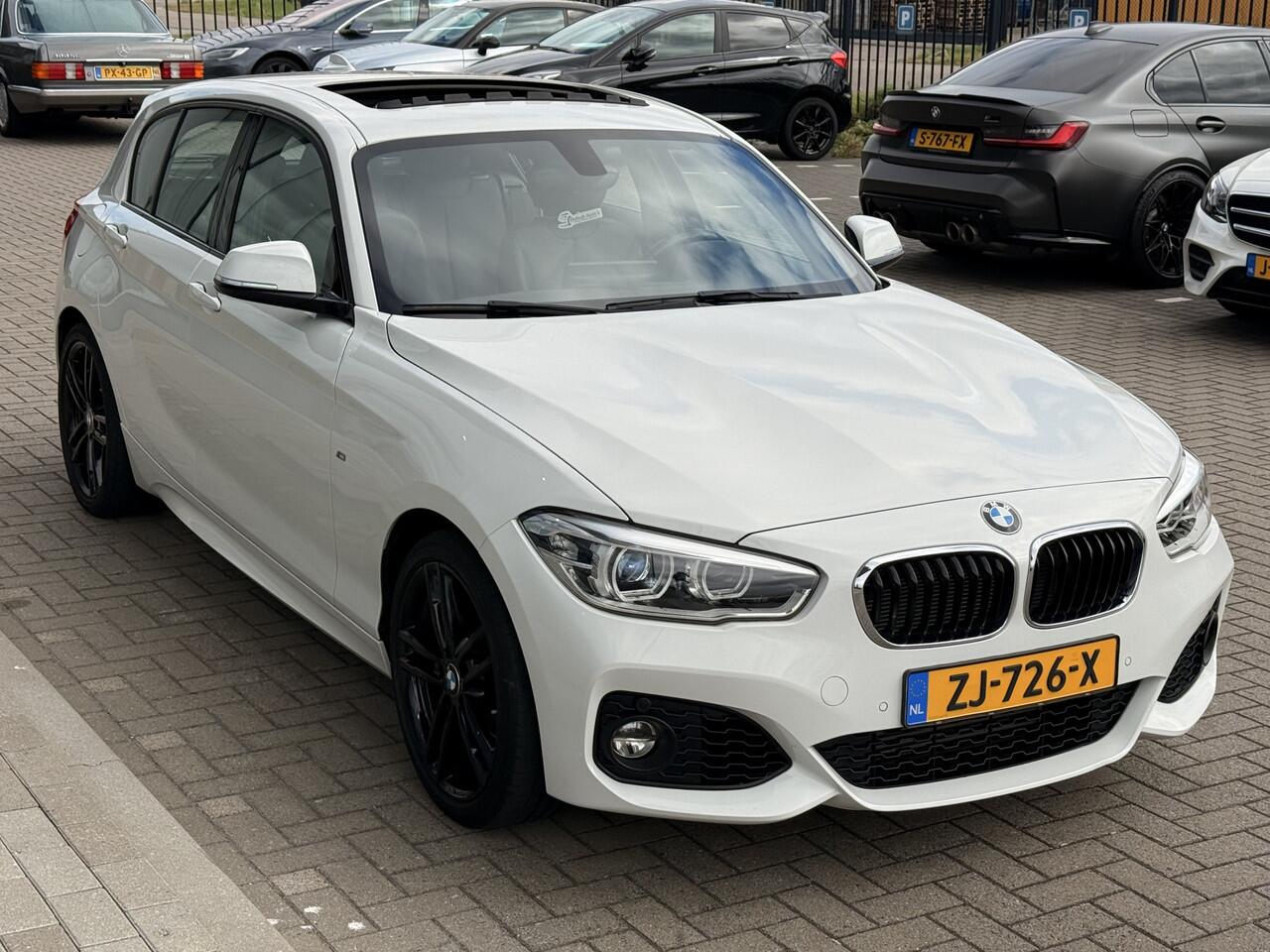 BMW 1-SERIE 116i M Sport Edition | Pano | Stoelverwarming | Leder | Afn Trekhaak |