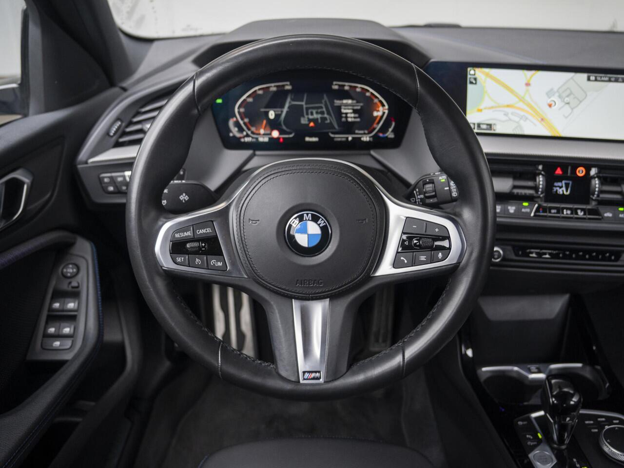 BMW 1-SERIE 5-deurs 118i | M Sportpakket | 17 inch | Sportstoelen | Cruise Control | Lichtpakket | Live Cockpit Professional