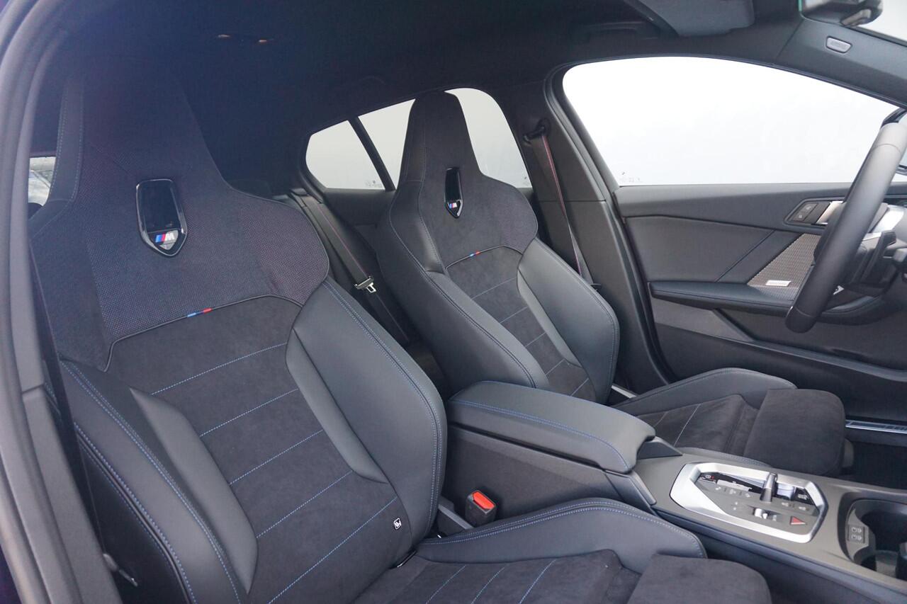 BMW 1-SERIE 120 M Sport Pro | Harman Kardon / Head-up / Rondomzicht camera's / Elektrisch verstelbare stoelen