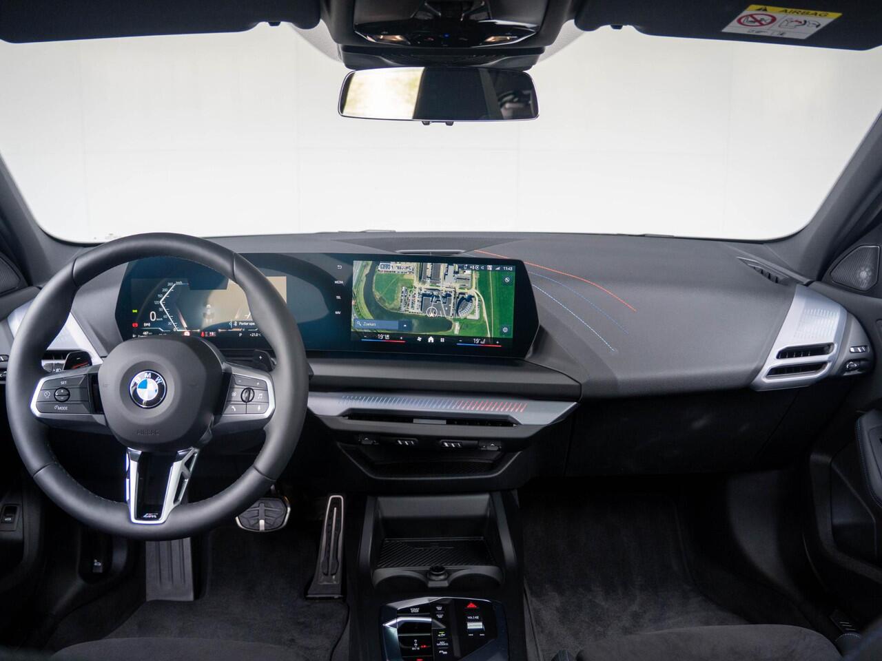 BMW 1-SERIE 120 | M Sportpakket Pro | Premium Pack | Verwarmd Stuurwiel | Comfort Access | Achteruitrijcamera | Panoramadak | Isofix | Stoelverwarming | Harman-Kardon | Parking Assistant | 19'' | Ekris Selection