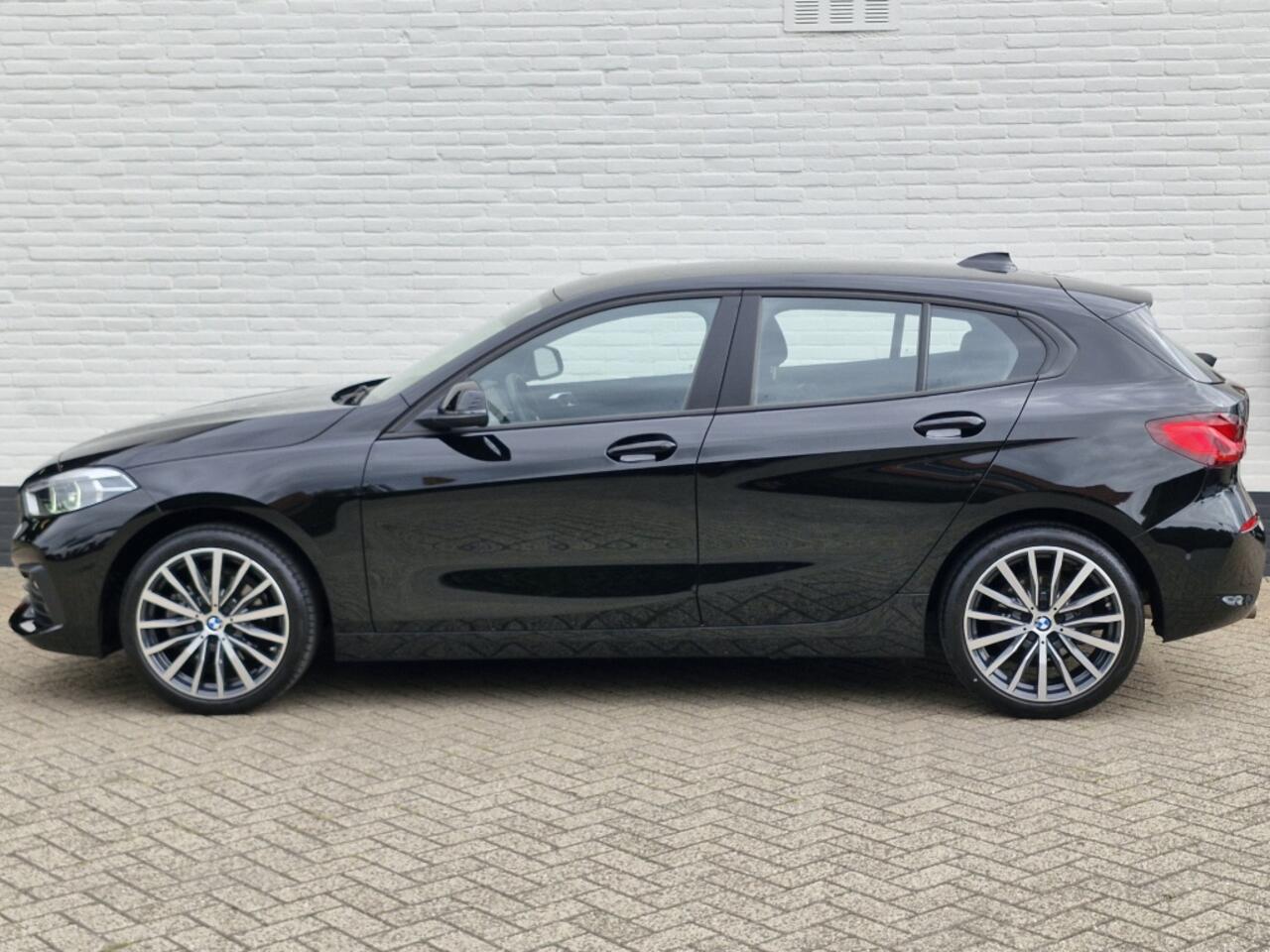 BMW 1-SERIE 118i Executive Editon | BMW Live Cockpit | Keyless | 18 '' LM |