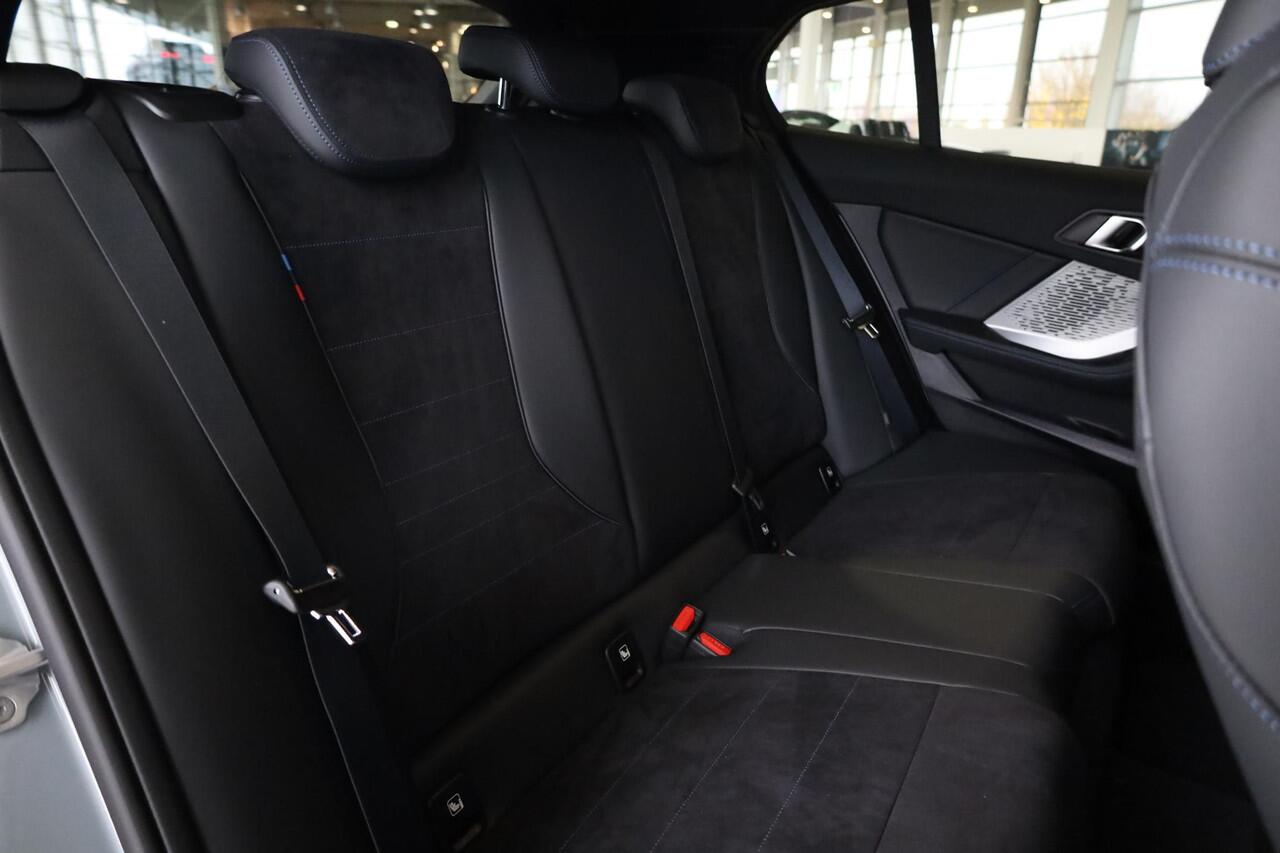 BMW 1-SERIE 120 | M Sportpakket | Stoel & Stuurwielverwarming | Dodehoekdetectie | Comfort Access | Achteruitrijcamera | Adaptieve LED