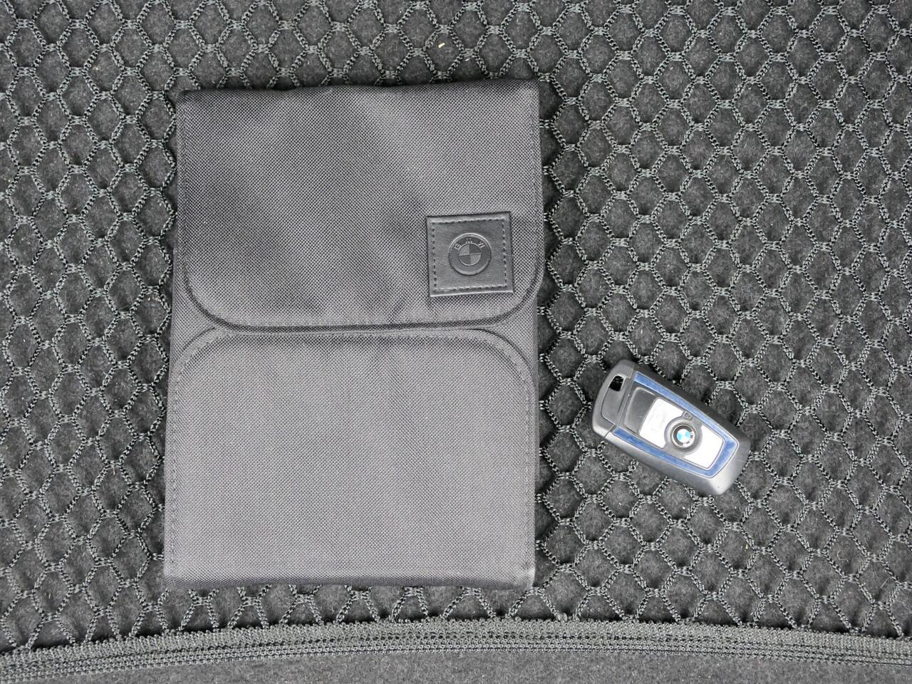 BMW 1-SERIE 120i AUT Executive M-sport Navi / Afneembare trekhaak / Leer / Led