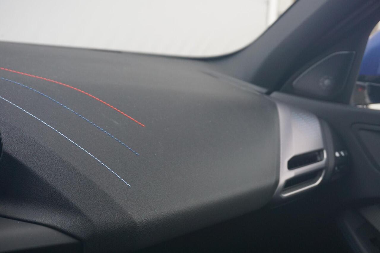 BMW 1-SERIE 123 xDrive M Sport Pro | Panoramadak / Head-up / Harman Kardon / Elektrische Stoelen met geheugen / Rondomzicht camera / Cruise control adaptief