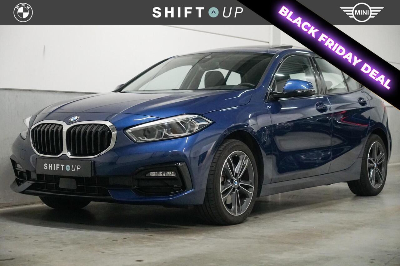 BMW 1-SERIE 118i Panoramadak | Sportstoelen | Camera | CarPlay
