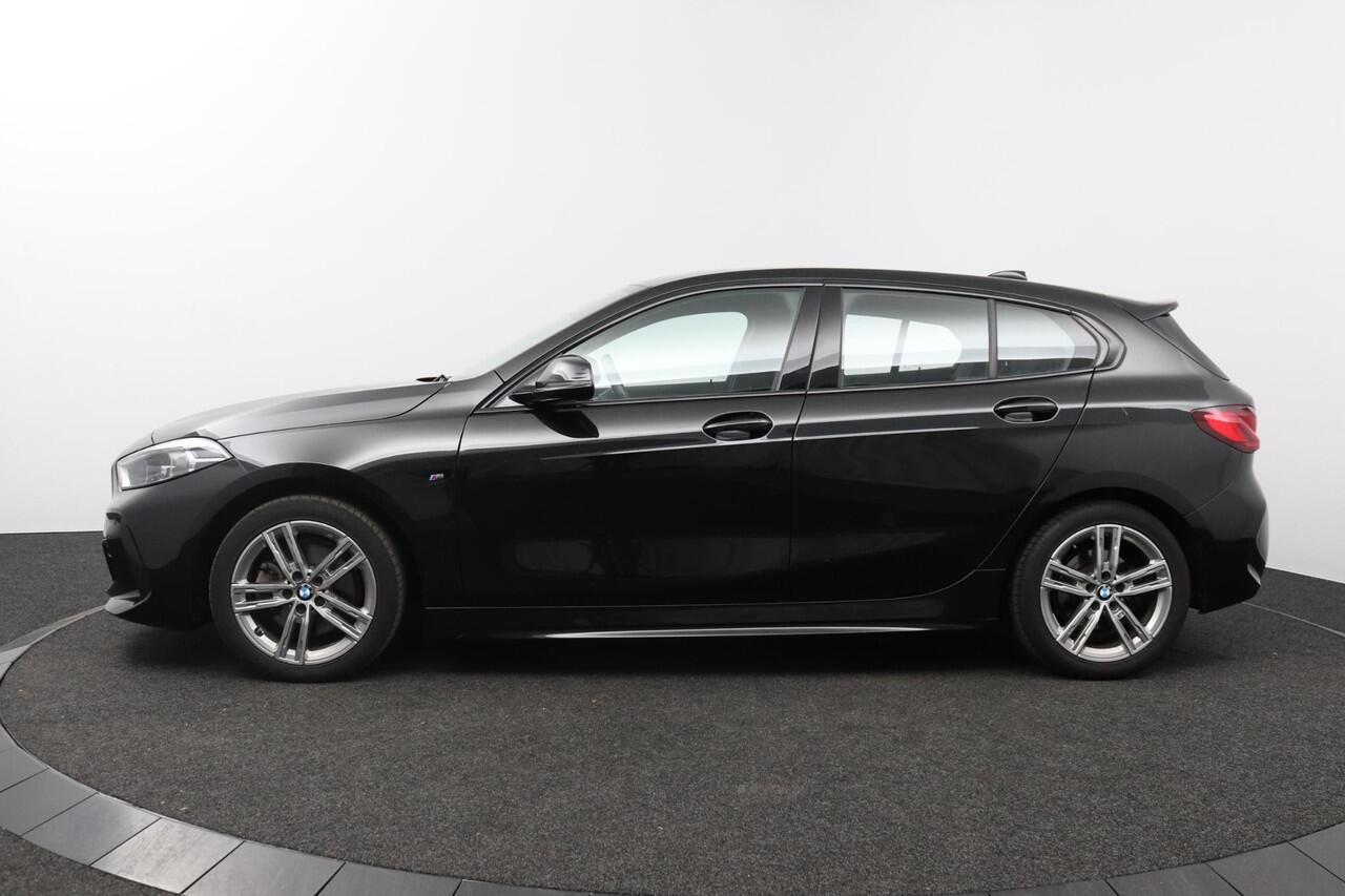BMW 1-SERIE 118i M-sport | Sfeerverlichting | Sportstoelen | Sportline