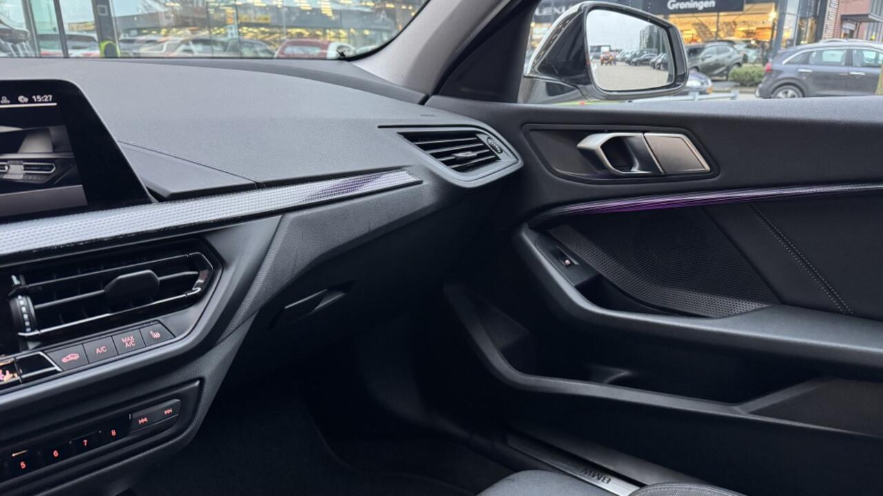 BMW 1-SERIE 118 Sportline Ed | Navi | Apple Carplay | Stoelverwarming
