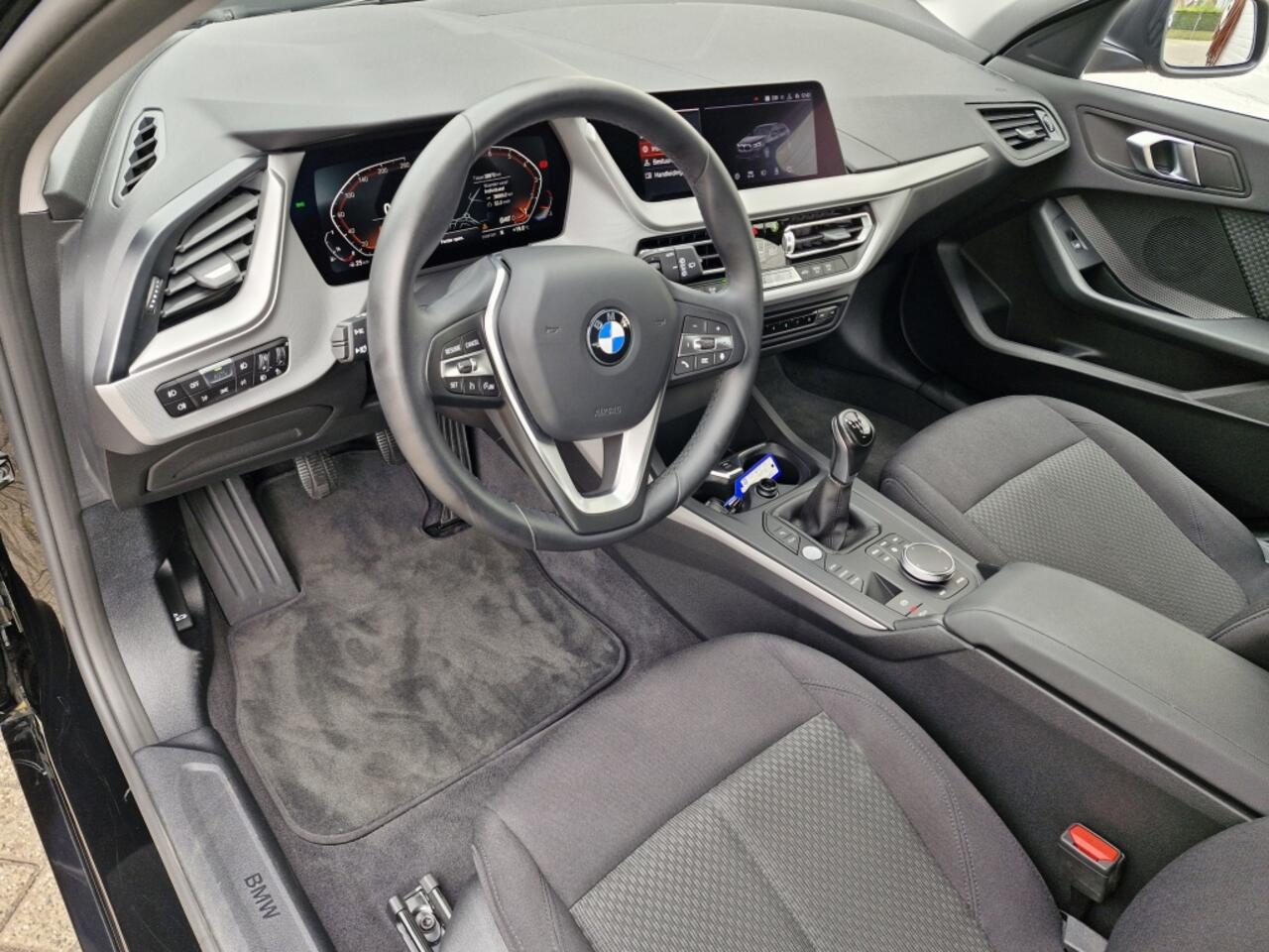 BMW 1-SERIE 118i Executive Editon | BMW Live Cockpit | Keyless | 18 '' LM |