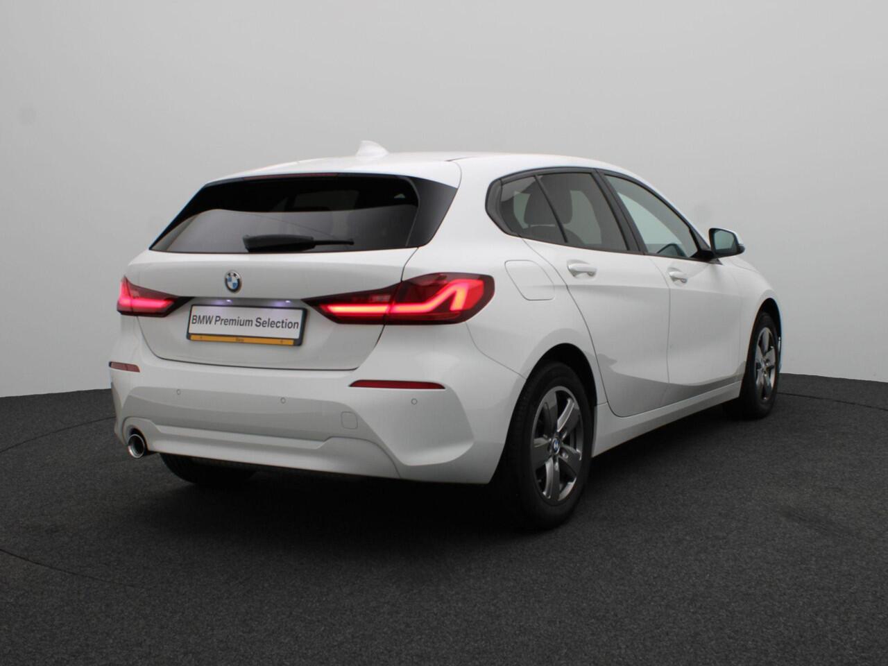 BMW 1-SERIE 5-deurs 118i Executive | Audio Media Pack | Extra Getint Glas Achter | DAB | HiFi | 16''