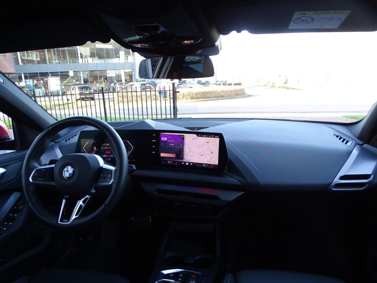 BMW 1-SERIE 120 M Sport Pro. Pano.Dak Innovation-Pack Driv.ass. Cockpit Pro Ada.Led Head-Up Park.Plus 18''LM Velgen