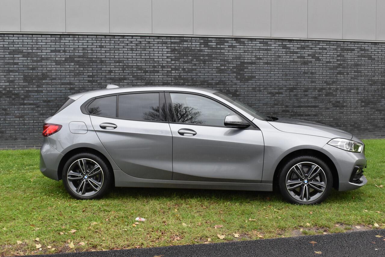 BMW 1-SERIE 118i Sport Line 1.5 100kW Automaat/Navigatie/carplay/stoelverwarming/btw auto
