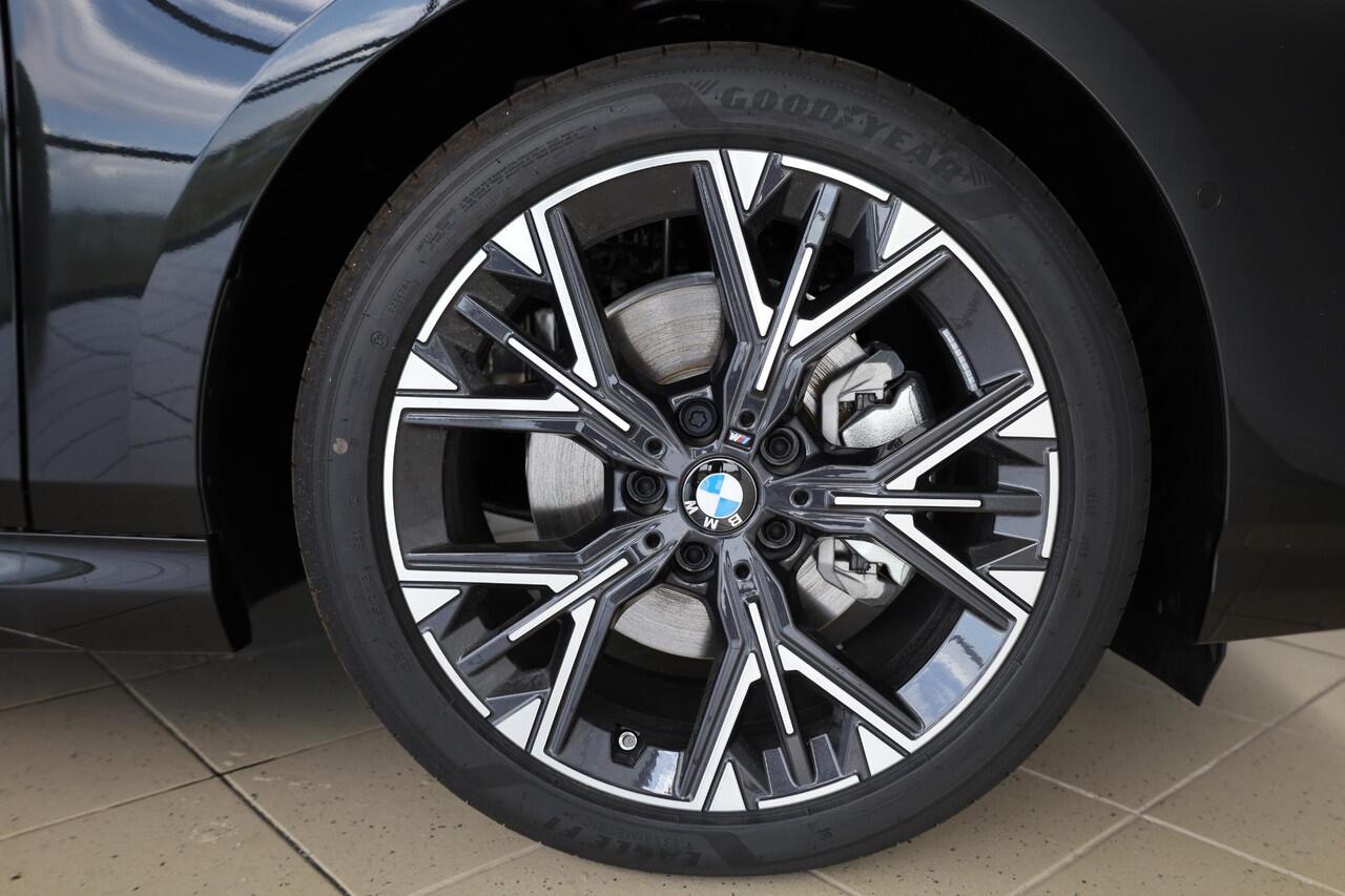 BMW 1-SERIE 120 M Sportpakket | Driving Assitant | Achteruitrijcamera | Stoelverwarming