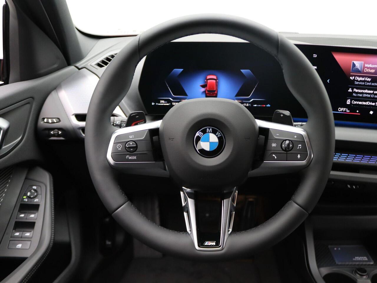 BMW 1-SERIE 120 M Sportpakket Pro | Premium Pack | Achteruitrijcamera | Extra Getint Glas | Driving Assistant | 18''