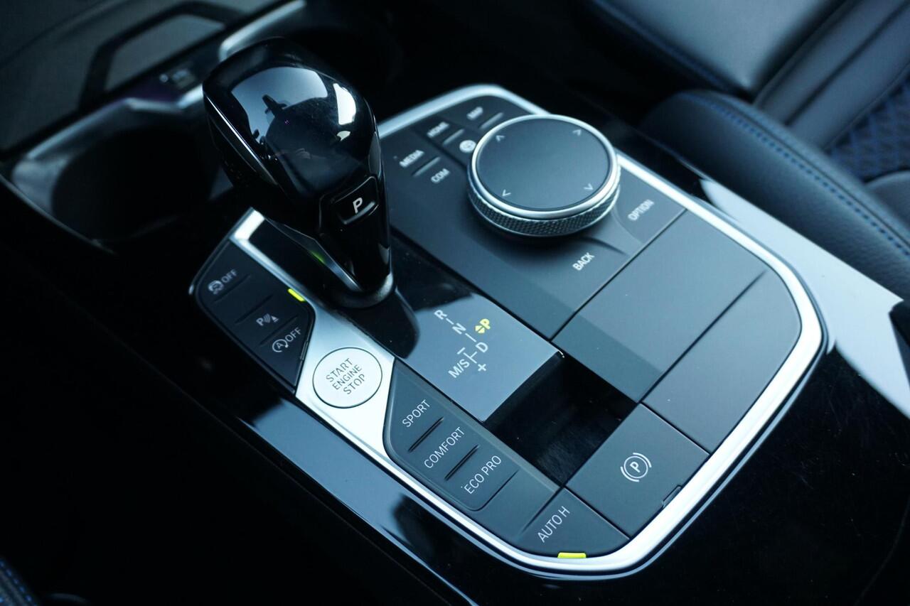 BMW 1-SERIE 118i High Executive | M Sport | Carplay | HIFI