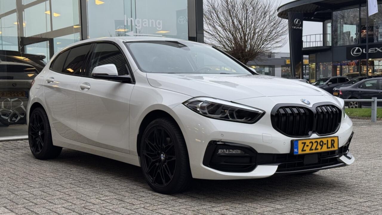 BMW 1-SERIE 118 Sportline Ed | Navi | Apple Carplay | Stoelverwarming