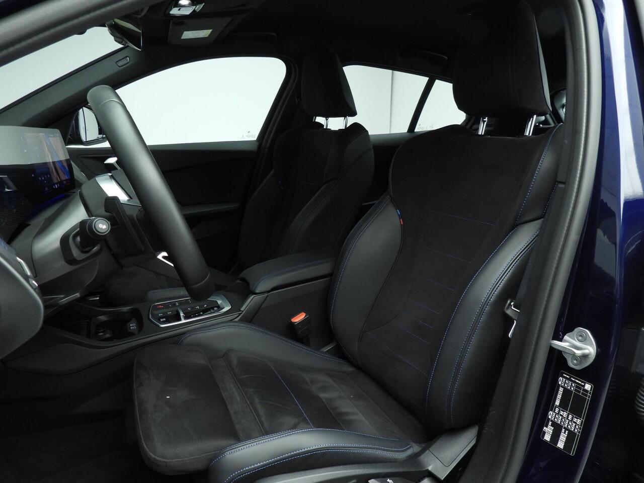 BMW 1-SERIE 5-Deurs 120 | M-Sportpakket | LED | Navigatie | Sportstoelen | Stoelverwarming | Keyles go | DAB | Alu 19 inch