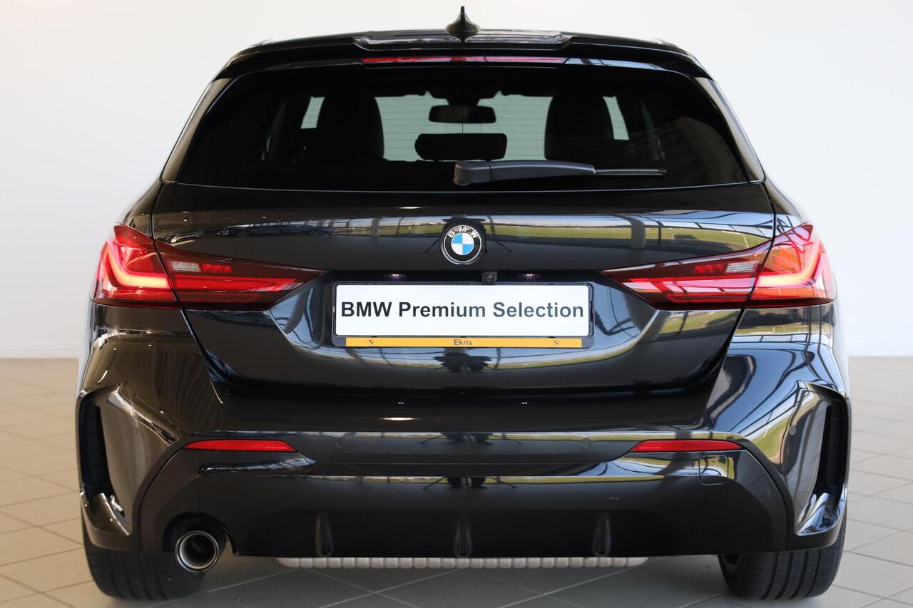 BMW 1-SERIE 118i | M Sportpakket | Panoramadak | HI-FI | Stoel & stuurwielverwarming | Shadow Line | Achteruitrijcamera