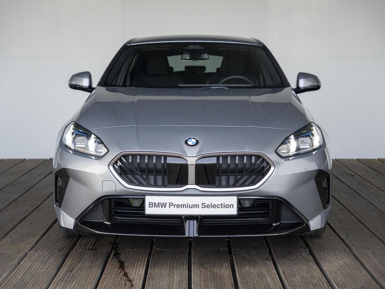 BMW 1-SERIE 120 | M Sportpakket | Premium Pack | Comfort Access | Stoelverwarming | Driving Assistant Plus | 18'' | Ekris Selection