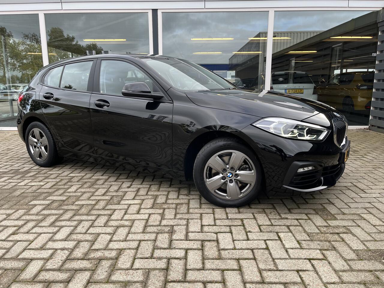 BMW 1-SERIE 118i Executive Edition 50% deal 8975,- ACTIE Virtual / Led / Carplay