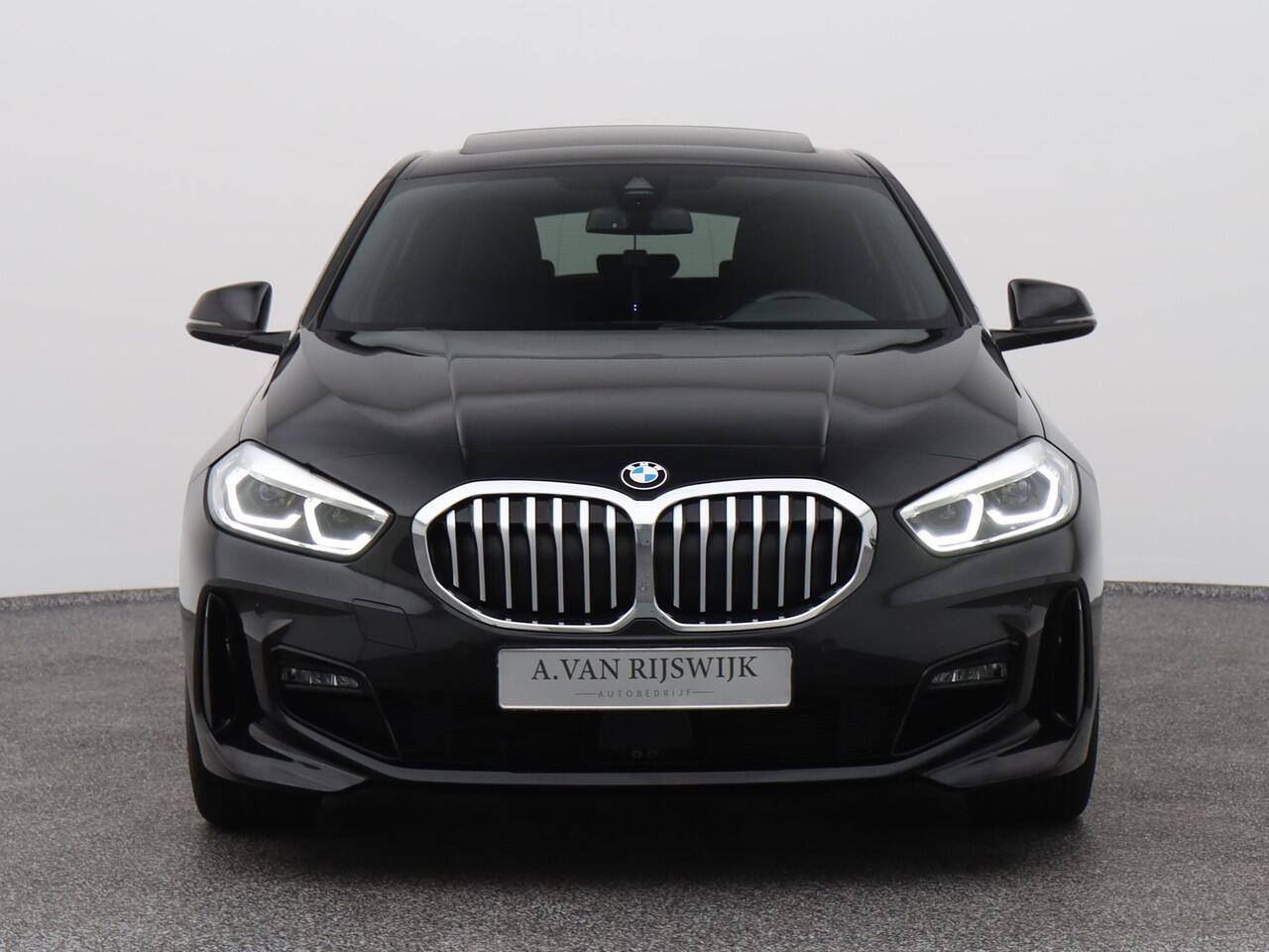 BMW 1-SERIE 118i 136 PK Automaat M-Sport Edition | SCHUIFDAK | CAMERA | KEYLESS