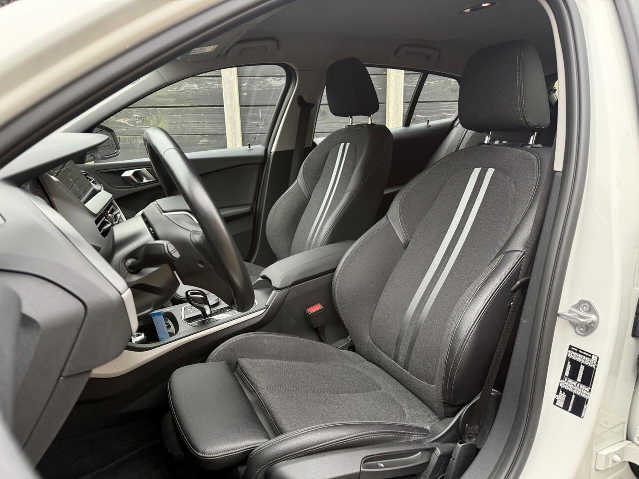 BMW 1-SERIE 118i Business Edition Plus automaat, nieuwstaat, dealer o.h.