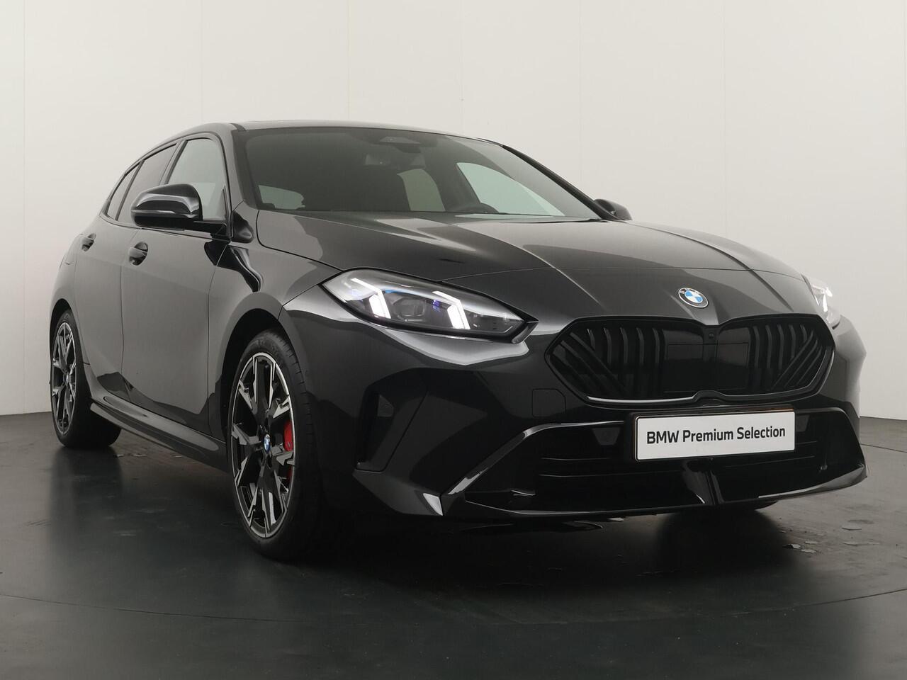 BMW 1-SERIE 123 xDrive | M Sport Pro | Travel Pack | Harman Kardon |