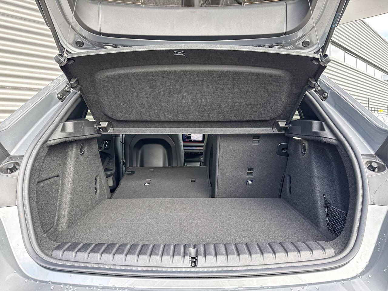 BMW 1-SERIE 120 M Sportpakket Pro / Premium Pack / Getinte ruiten / Stuurwielrand verwarmd / Comfort Access / Achteruitrijcamera / Driving Assistant