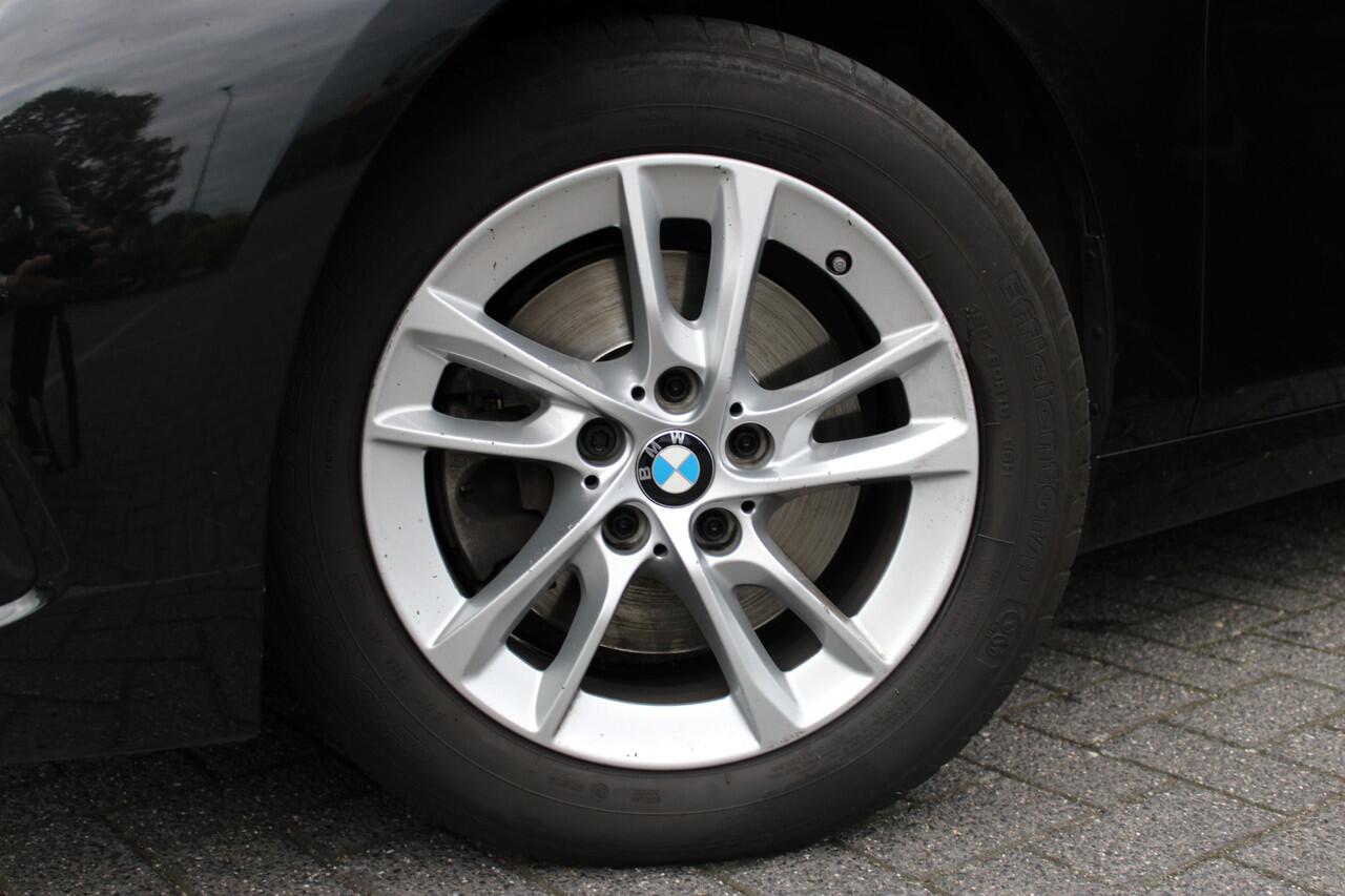 BMW 1-SERIE 118i Sport Line Automaat / Sportstoelen / Head-Up / Stoelverwarming / LED / Live Cockpit Professional