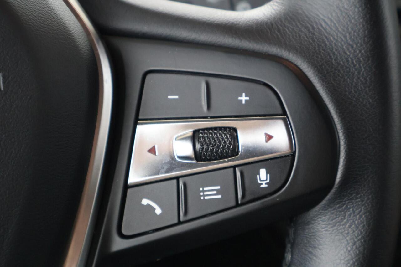 BMW 1-SERIE 118i | Business Edition Plus | Parking Pack | Voorstoelen Verwarmd