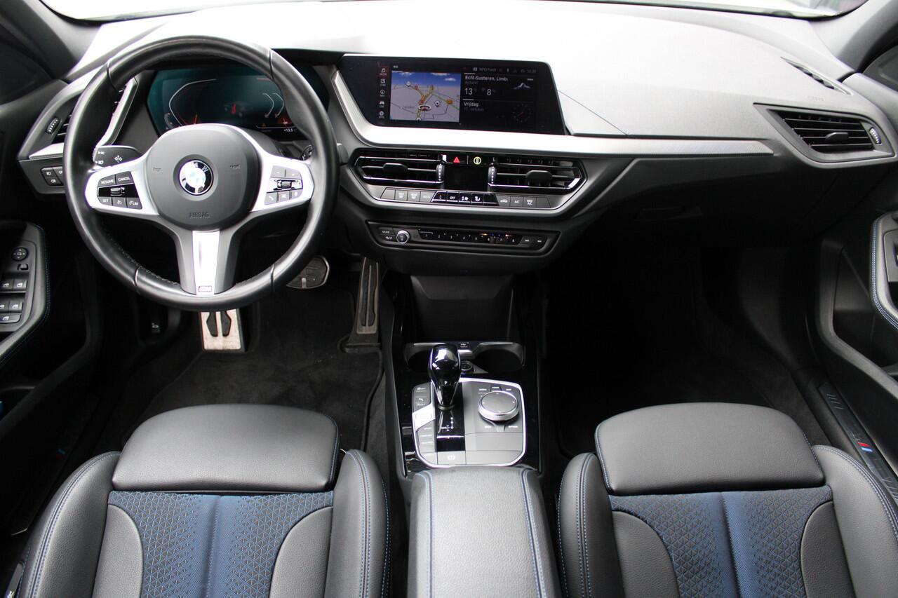 BMW 1-SERIE 118i M Sport Automaat / Sportstoelen / LED / M Sportonderstel / Live Cockpit Professional / Cruise Control / PDC