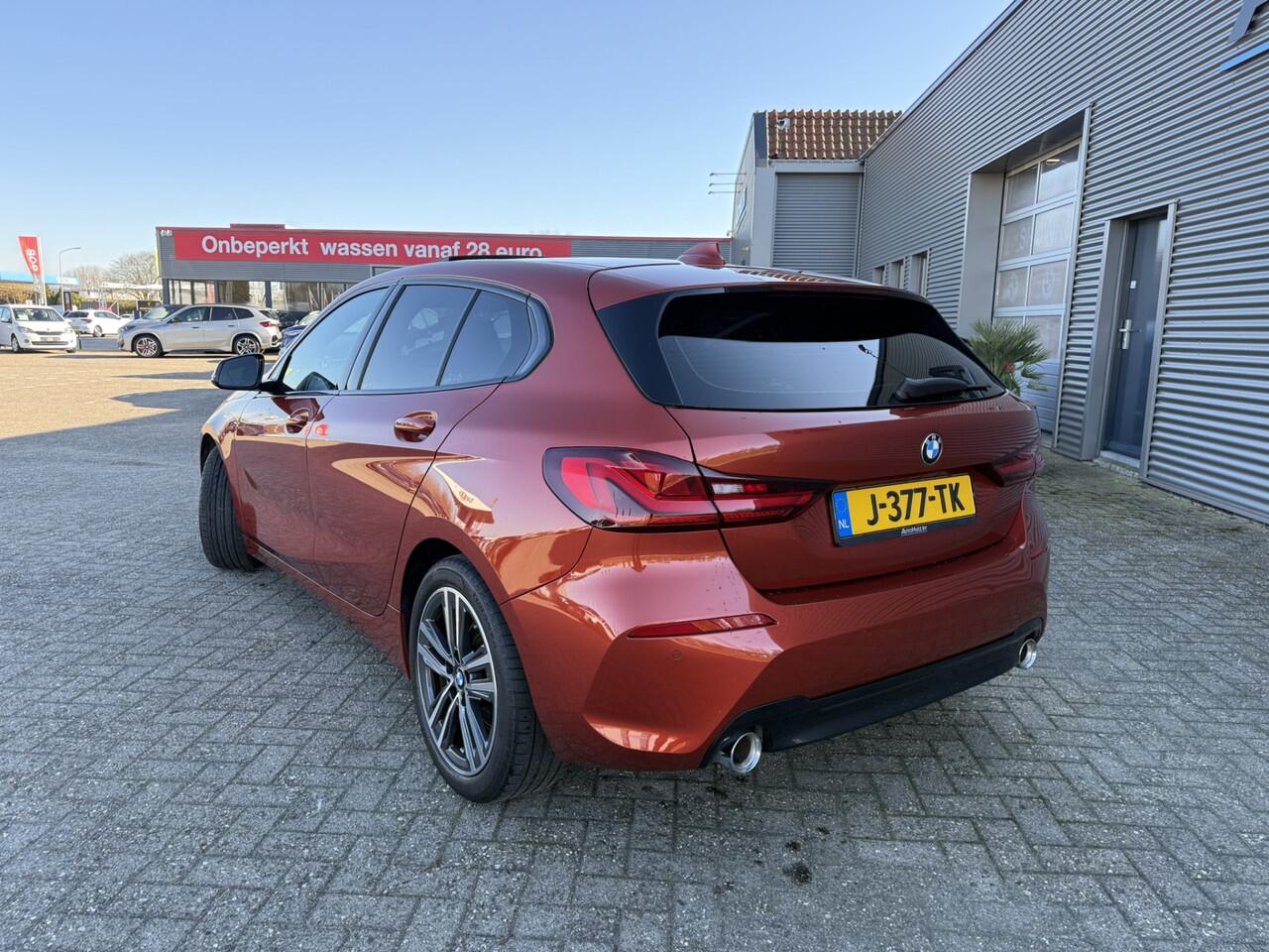 BMW 1-SERIE 118d Executive Edition Sportline LED Panoramadak Carplay Harman-Kardon