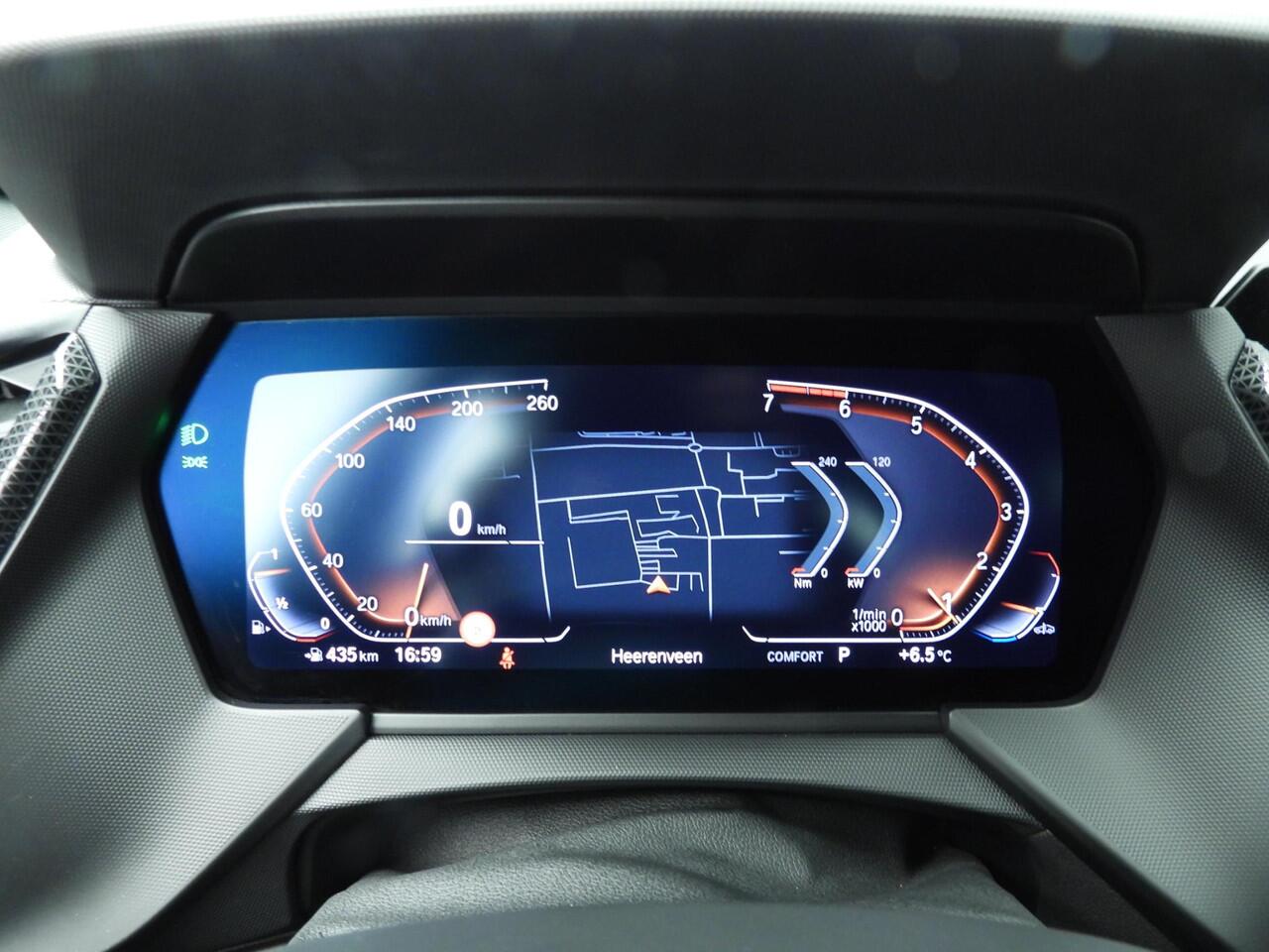 BMW 1-SERIE 5-deurs 118i | M-Sportpakket | LED | Leder | Navigatie | Stoelverwarming | DAB | Hifi Speakers | Alu 17 inch