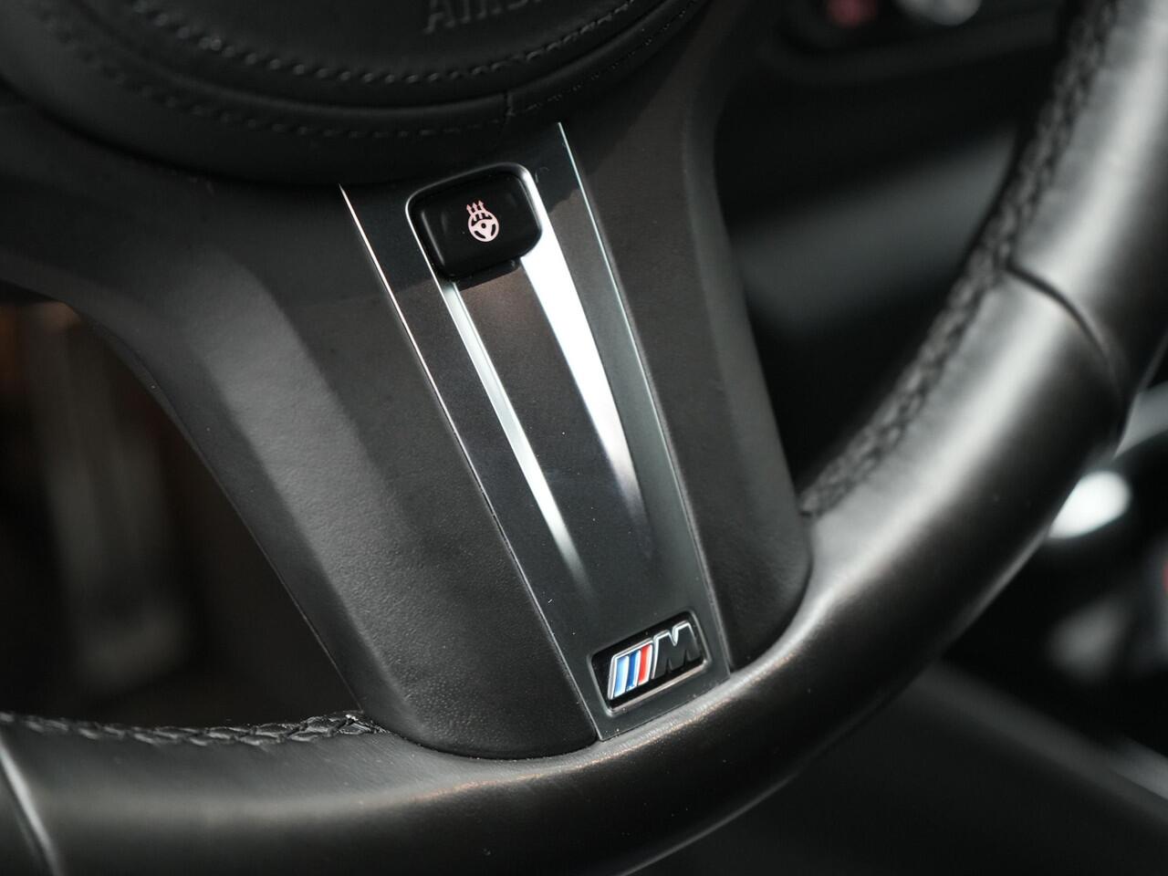 BMW 1-SERIE 120i M-Sport 179pk Dealer O.H. | Adaptive Cruise | Camera | LED Koplampen | Virtual | Apple Carplay | Sportstoelen & Stuur Verwarmd | Sfeerverlichting | Keyless | DAB |