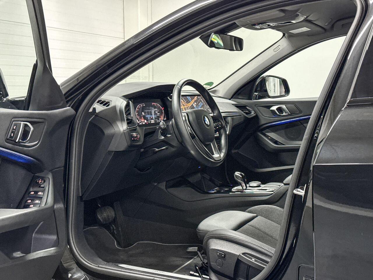 BMW 1-SERIE 118i | Sport-Line | Cruise Control | Apple Carplay