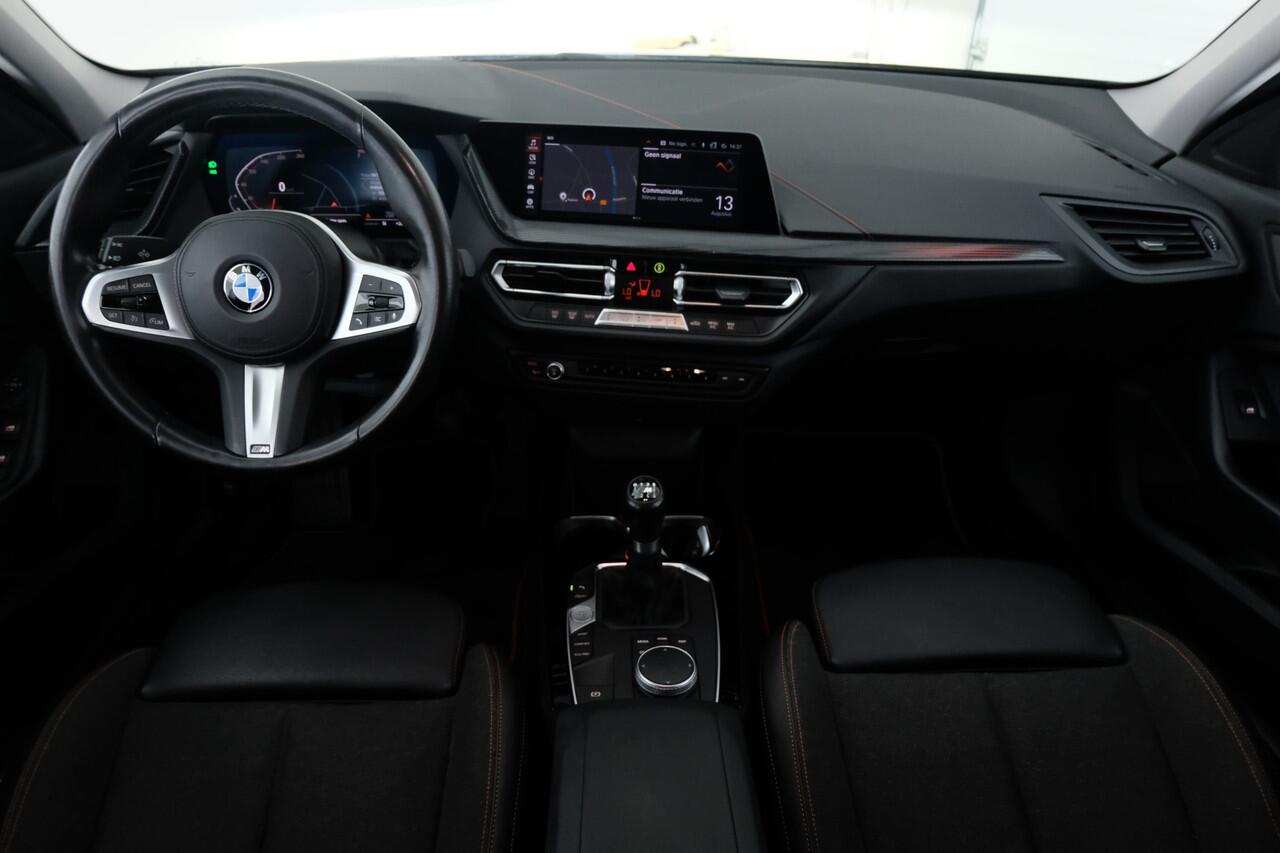 BMW 1-SERIE 118i Executive Edition | CAMERA | CARPLAY | CLIMA |