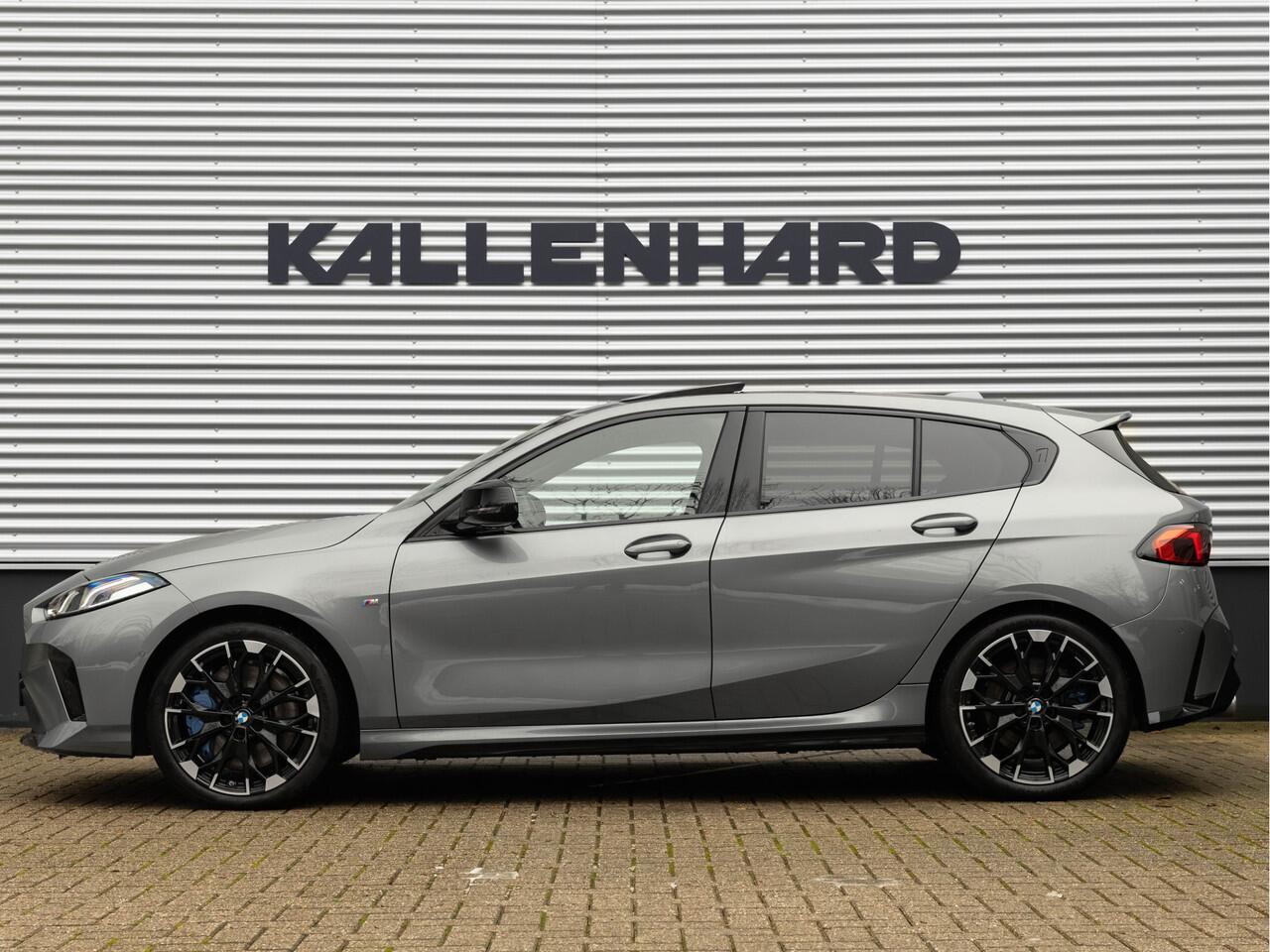 BMW 1-SERIE M135 xDrive - Pano - Driving Ass - Harman Kardon - Camera