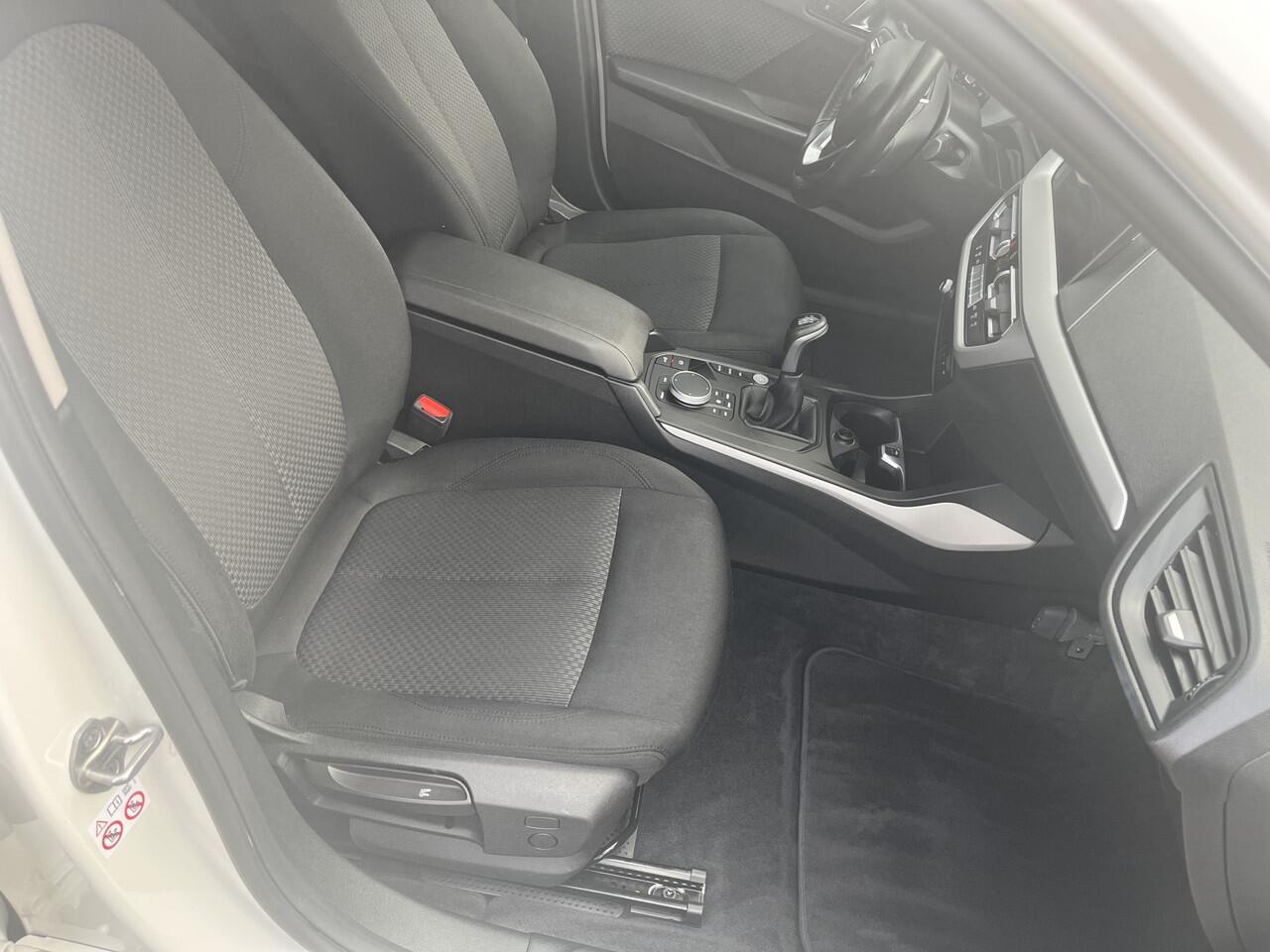 BMW 1-SERIE 116i Business Edition / Clima / Virtual / Led / Pdc 50%deal 8975 ACTIE