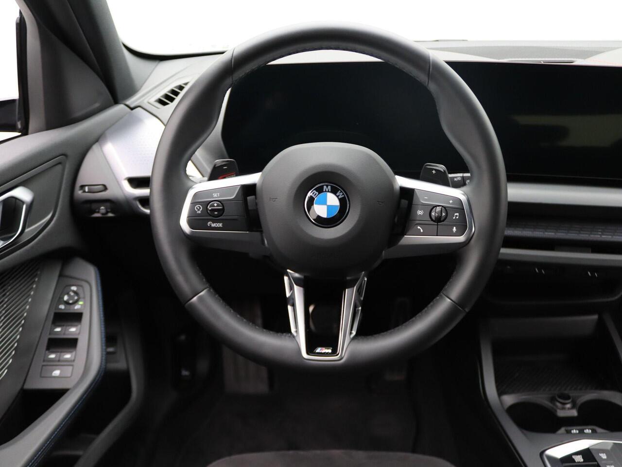 BMW 1-SERIE 120 M Sportpakket | Premium Pack | M Adaptief onderstel | Comfort Access | Driving Assistant | 19''