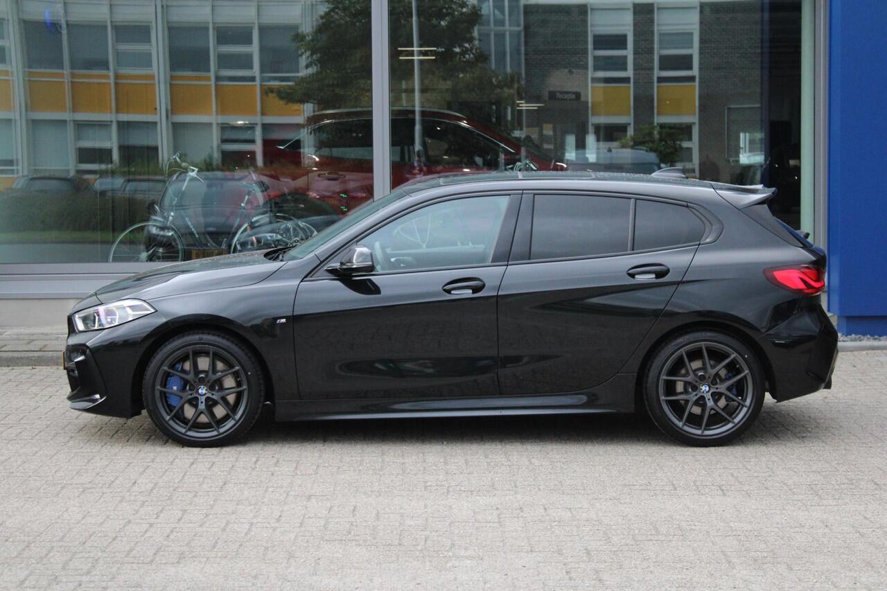 BMW 1-SERIE 120i High Executive Edition | ZUID | 178pk | Harman en Kardon | Panoramadak | Head-up display | M-Pakket