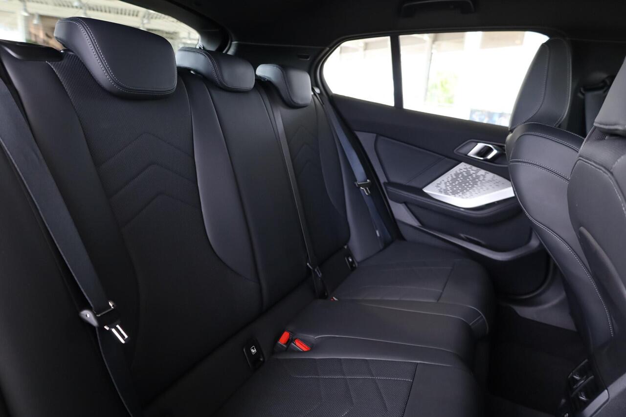 BMW 1-SERIE 5-deurs 120 | M Sportpakket | Innovation Pack