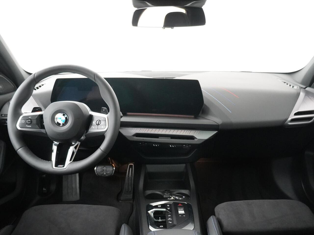 BMW 1-SERIE 123 xDrive | M Sport Pro | Travel Pack | Harman Kardon |