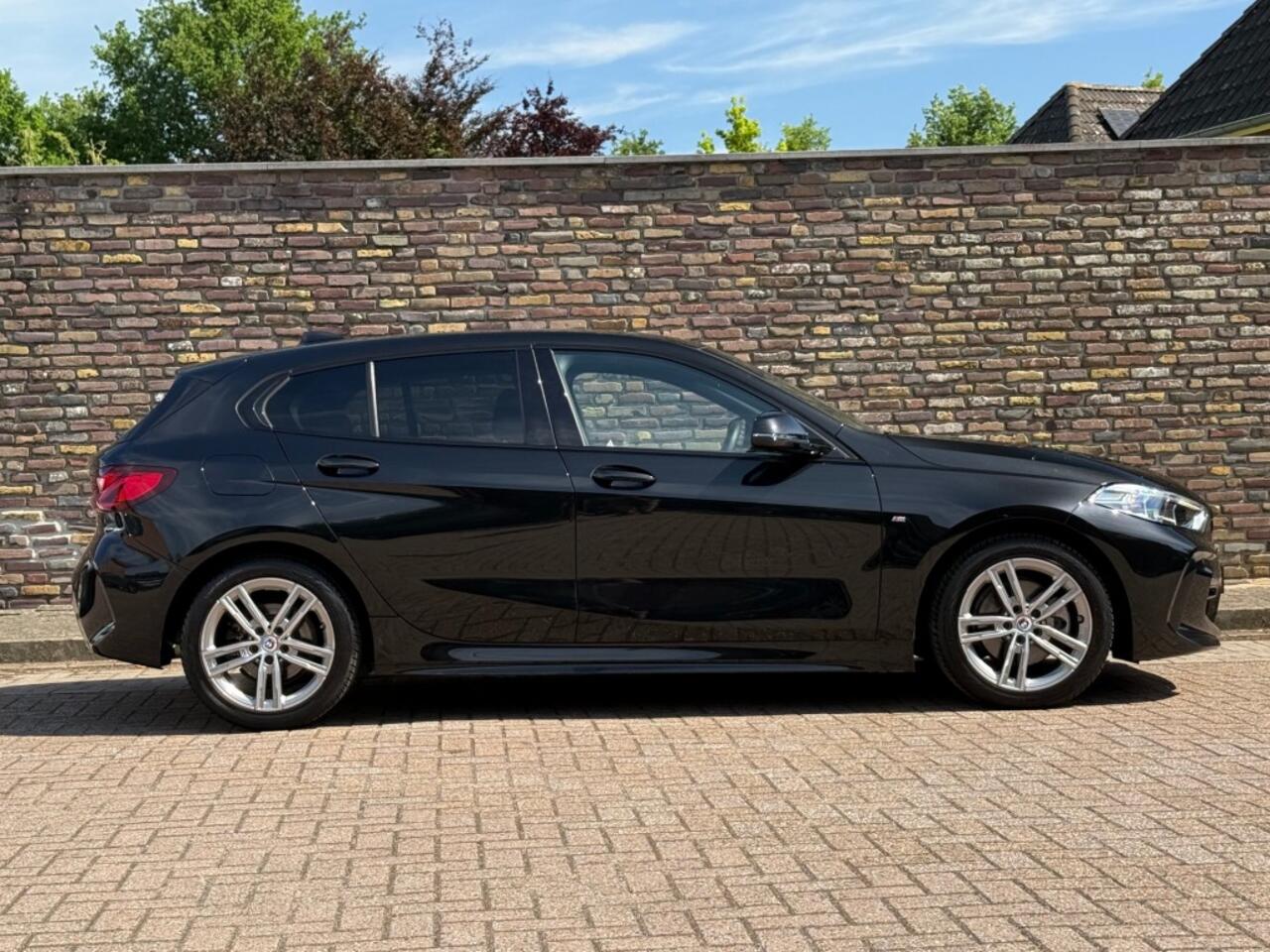 BMW 1-SERIE 118I M-Sport Automaat Navi LED 50 Jahre Cruise