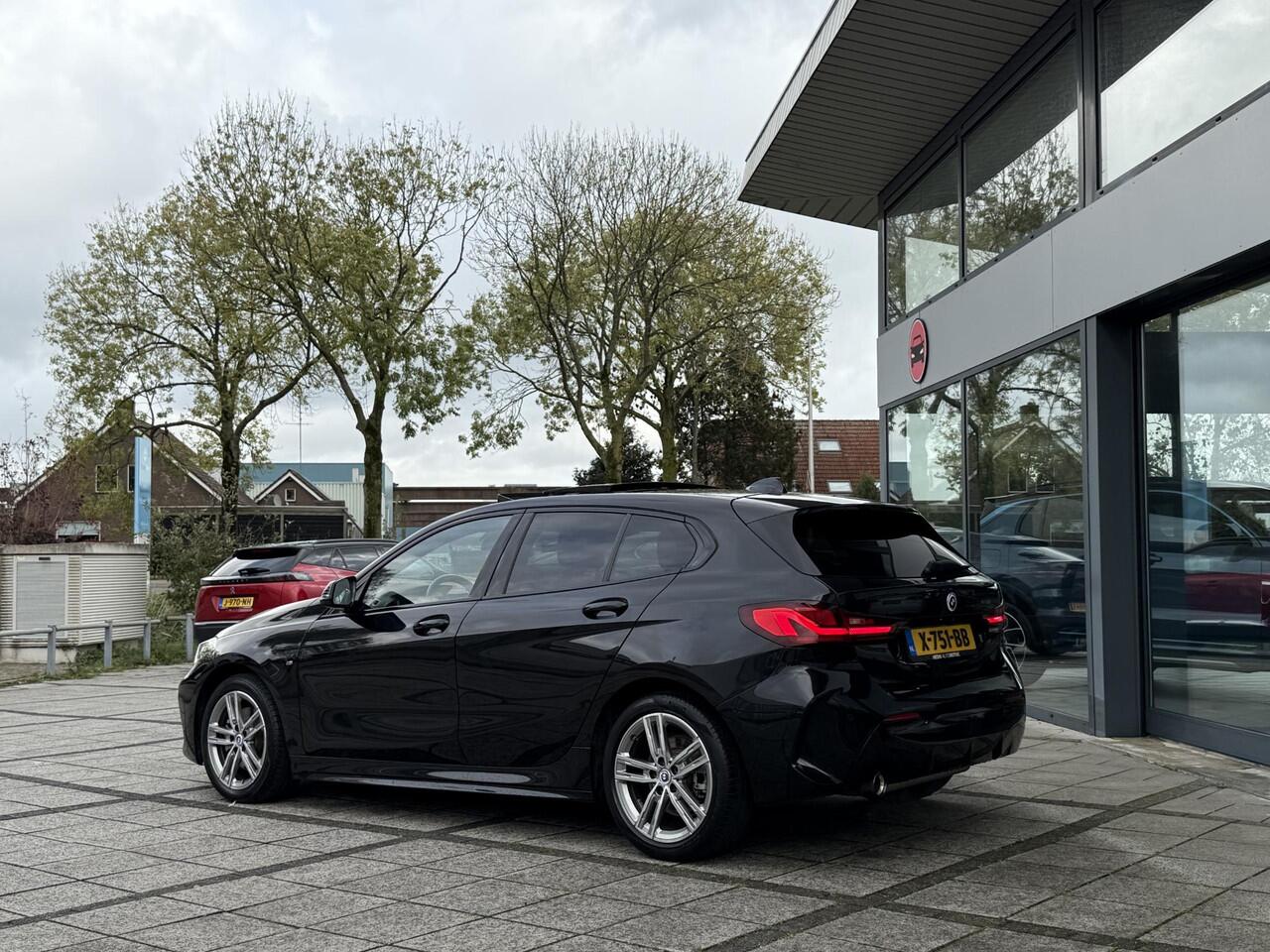 BMW 1-SERIE 118i Aut. M-Sport | Panorama | Sportseats | Virtual Live Cockpit | LED |