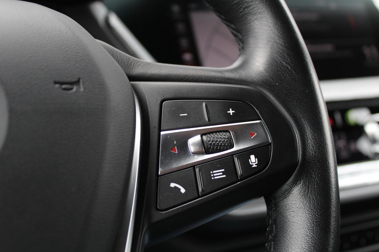 BMW 1-SERIE 118i Executive Edition | Cruise Control | Origin NL | Parkeersensoren | Navigatie