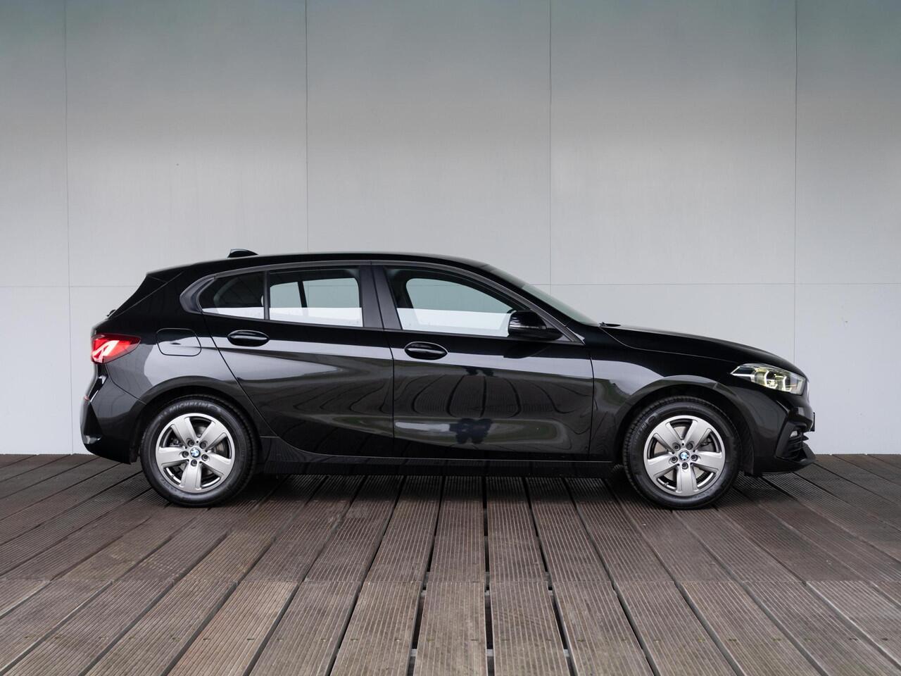 BMW 1-SERIE 118i | Executive | Cruise Control | PDC | Trekhaak