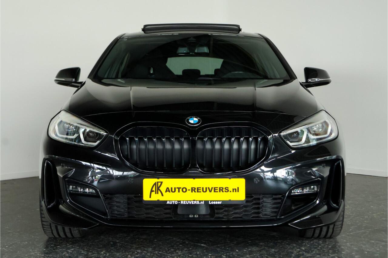 BMW 1-SERIE 120i M-Sport / Opendak / Kuipstoel / LED / Cam / CarPlay